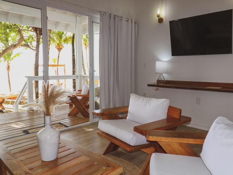 Luna Beach image