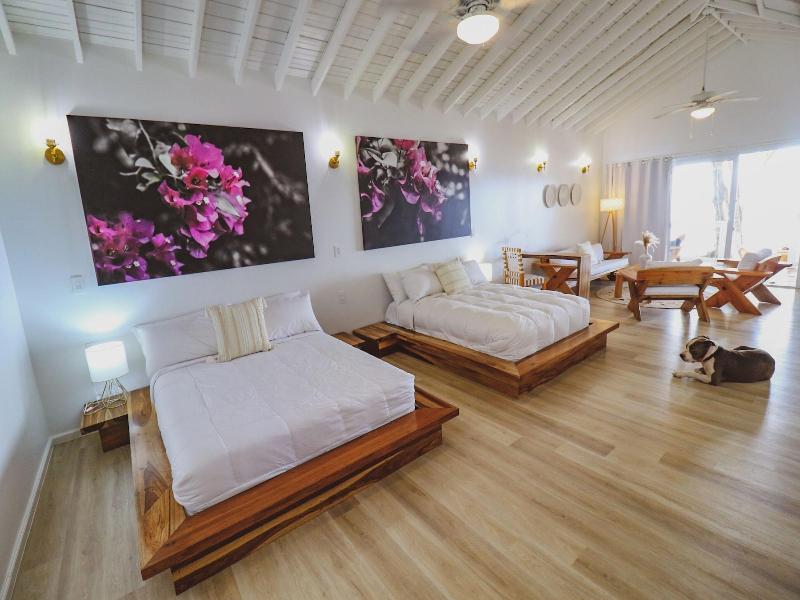 Luna Beach image