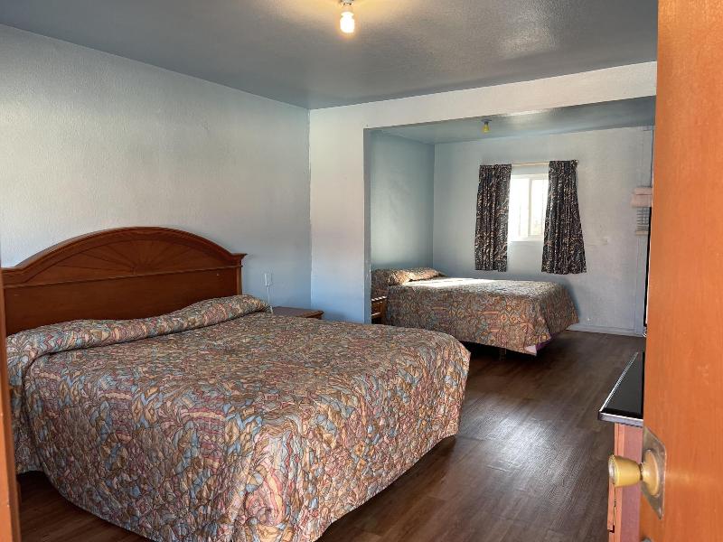 Full Moon Inn image