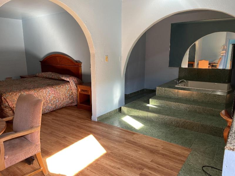 Full Moon Inn image