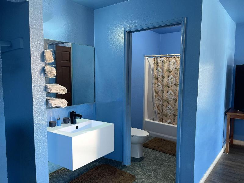 Full Moon Inn image