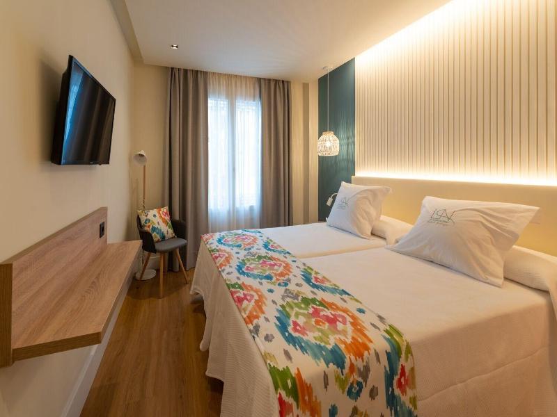 La Puerta De Nerja Hostal Boutique image