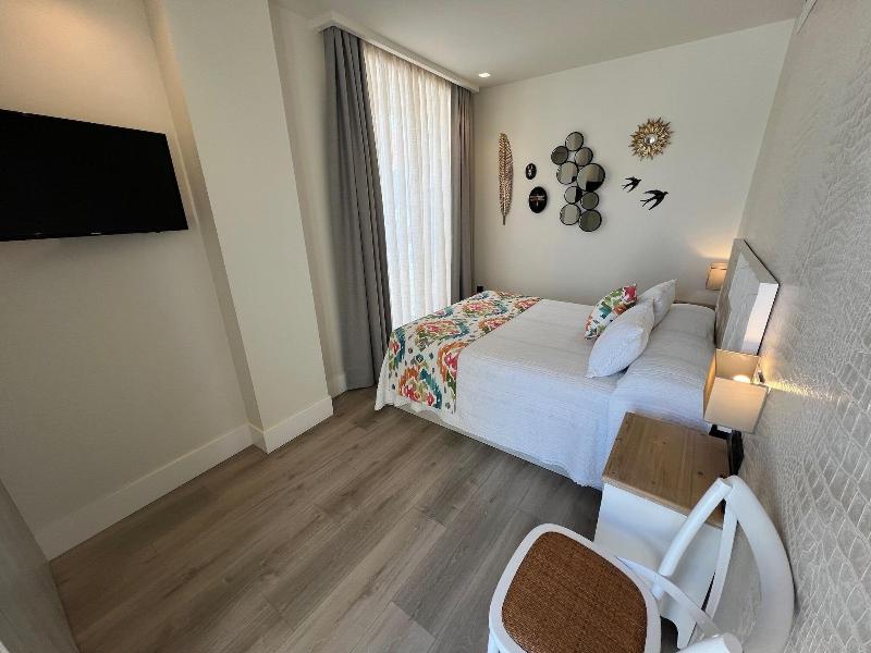 La Puerta De Nerja Hostal Boutique image