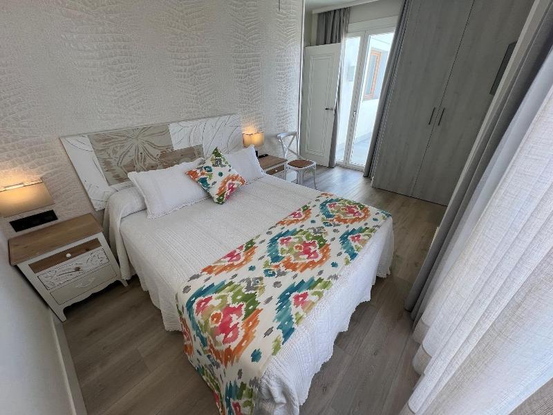 La Puerta De Nerja Hostal Boutique image