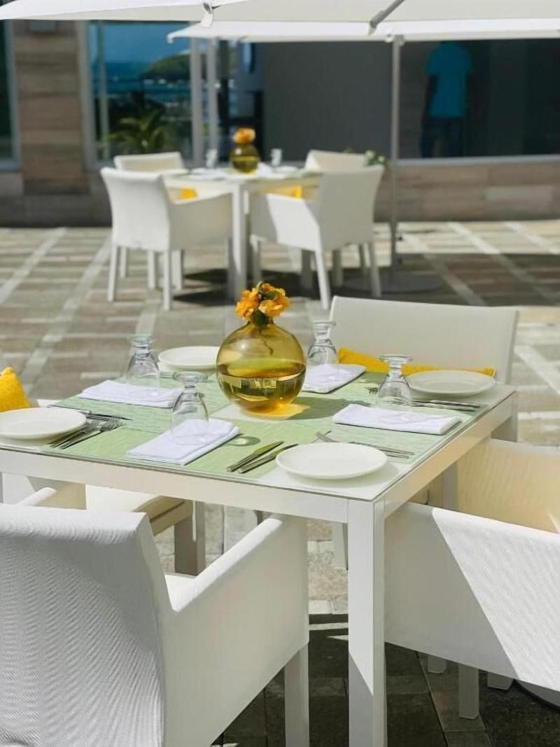 La Vue Boutique Hotel Beach Club image