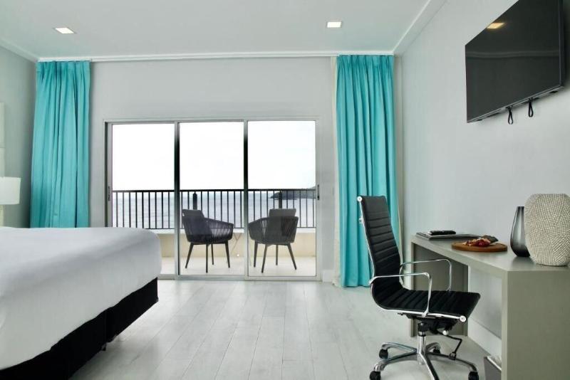 La Vue Boutique Hotel Beach Club image