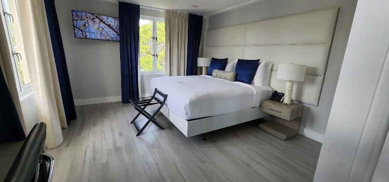 La Vue Boutique Hotel Beach Club image