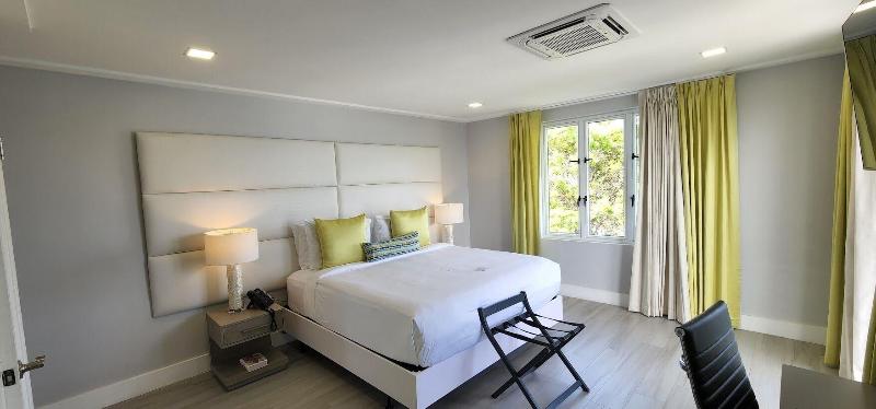 La Vue Boutique Hotel Beach Club image