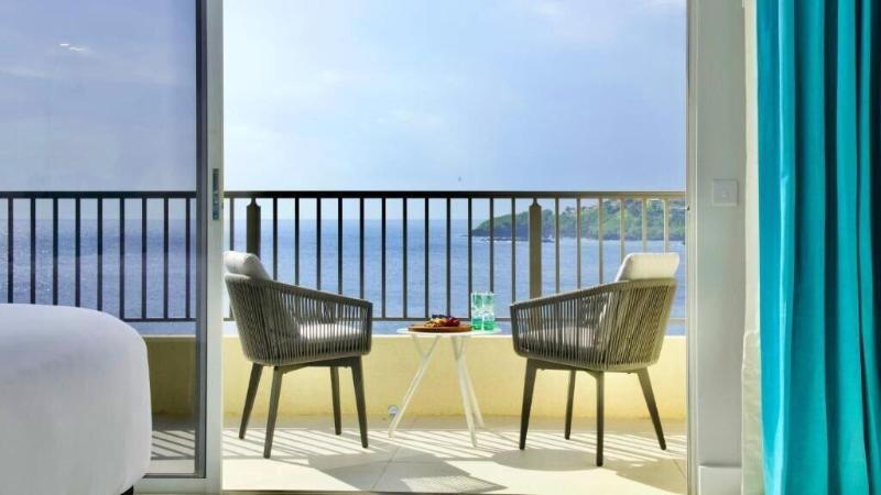 La Vue Boutique Hotel Beach Club image