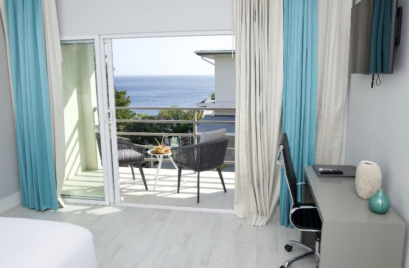 La Vue Boutique Hotel Beach Club image