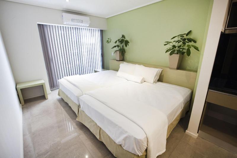 Le Montreal Apart Hotel image