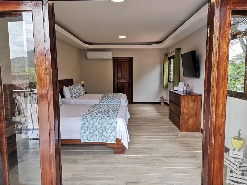 Hotel Amira image