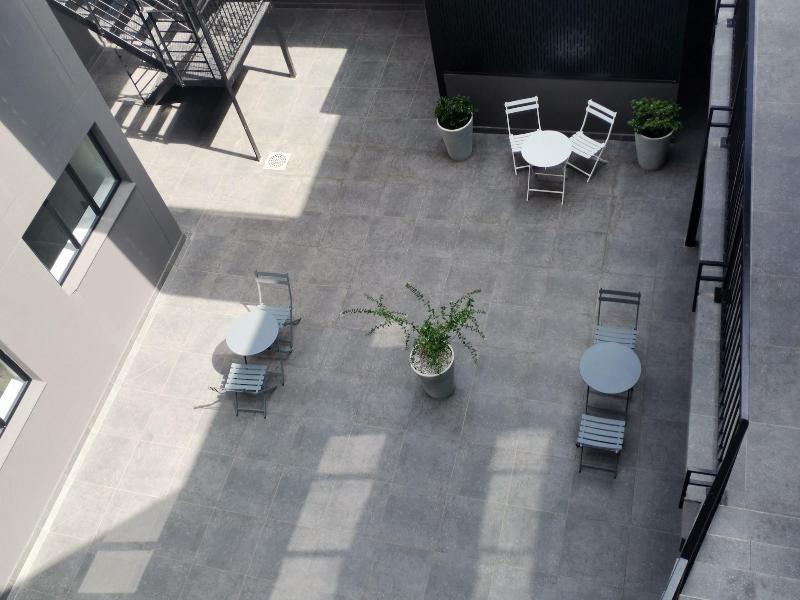 Mint Apartments Greenside — photo 2