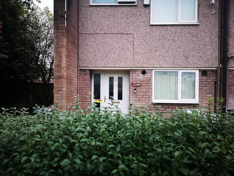 Nice Residential Within Easy Reach To Town image