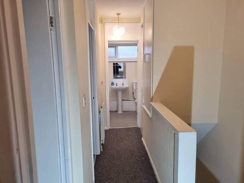 Nice Residential Within Easy Reach To Town image