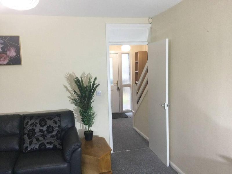 Nice Residential Within Easy Reach To Town image