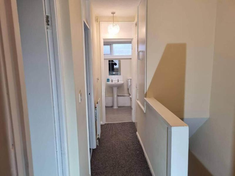 Nice Residential Within Easy Reach To Town image