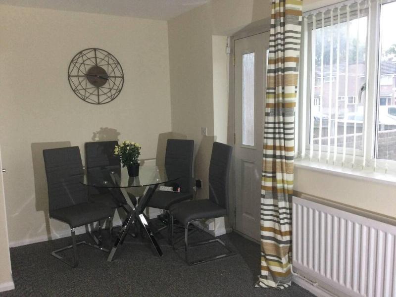 Nice Residential Within Easy Reach To Town image