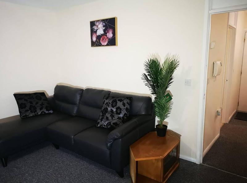 Nice Residential Within Easy Reach To Town image
