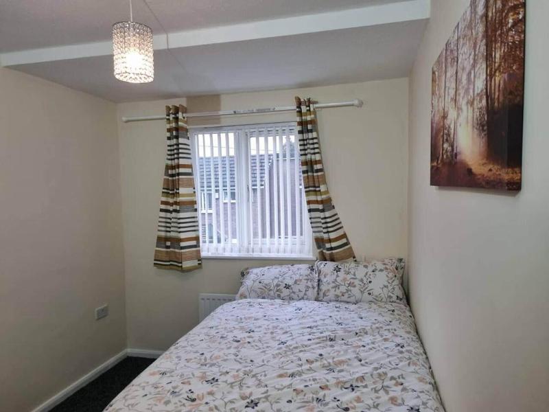 Nice Residential Within Easy Reach To Town image