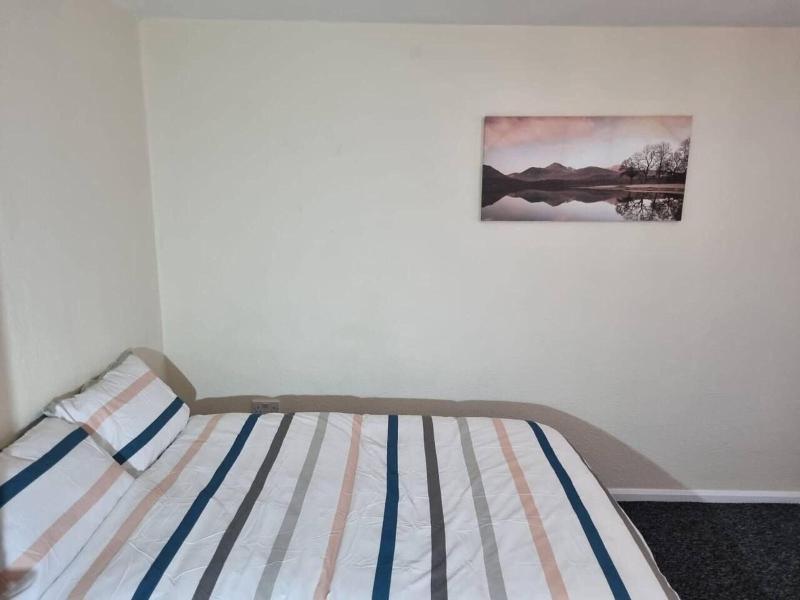 Nice Residential Within Easy Reach To Town image