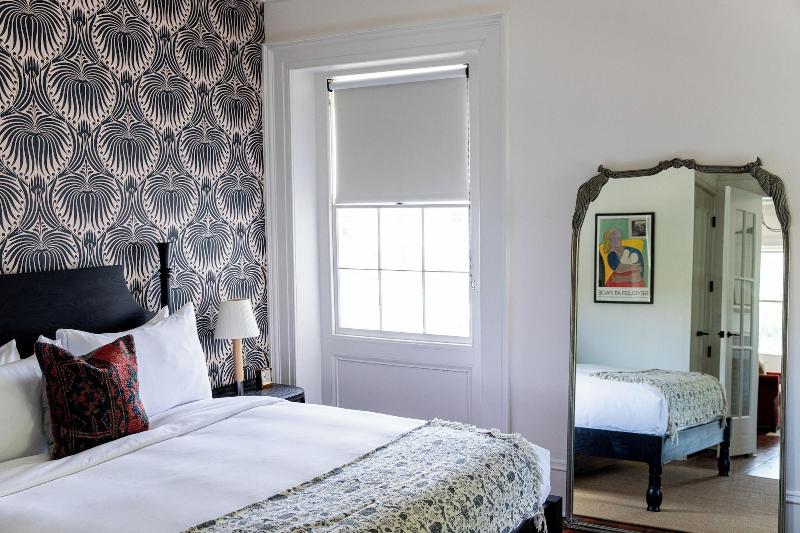The Pinch Hotel image