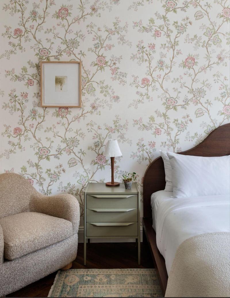 The Pinch Hotel image