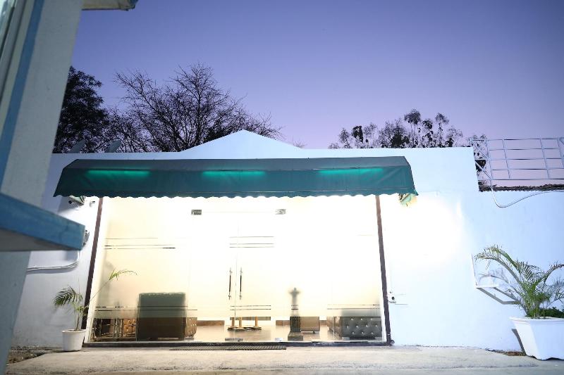 Farmhouse Inn image
