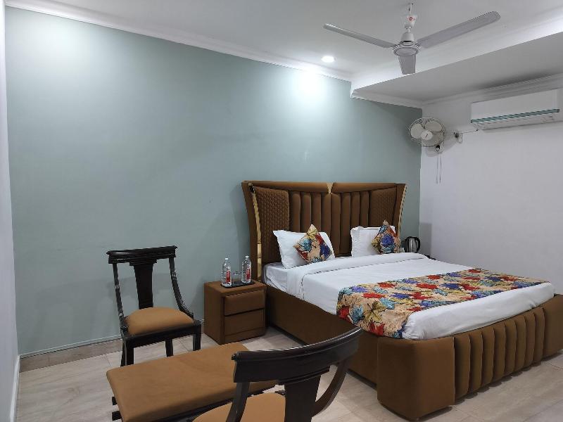 Farmhouse Inn image