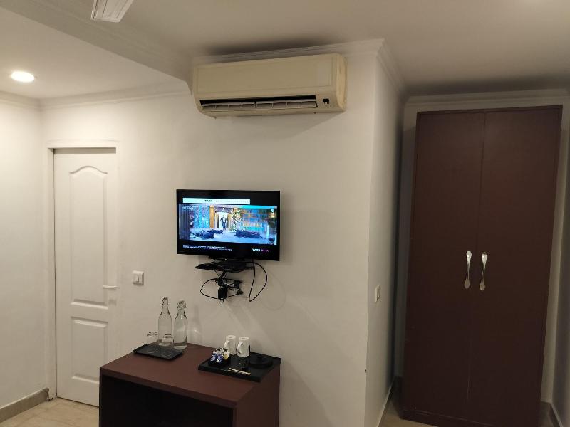 Farmhouse Inn image