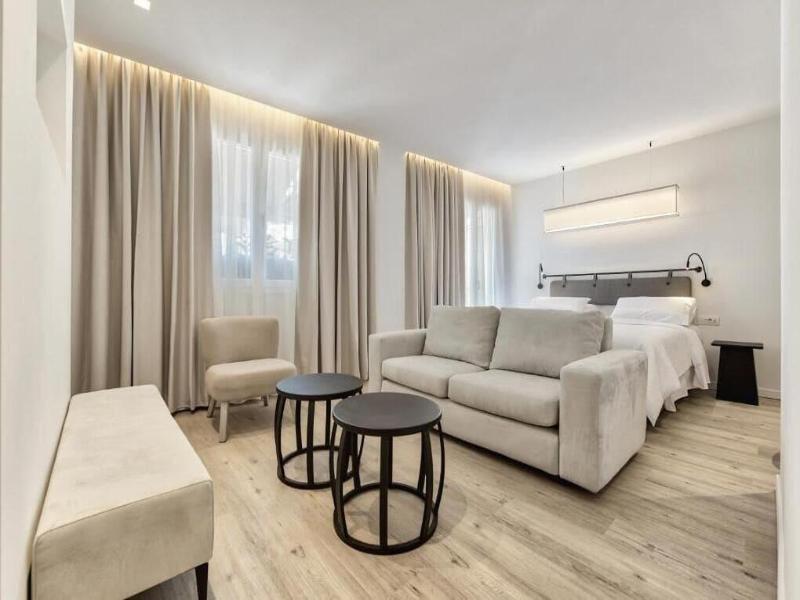Bitzaro Boutique Hotel image