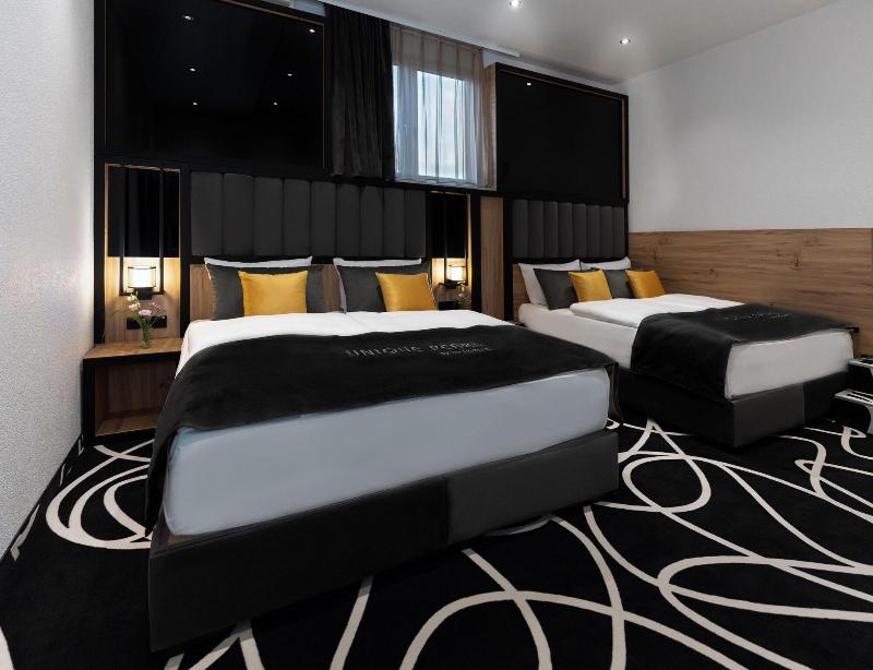 Hotel Unique Pearl image