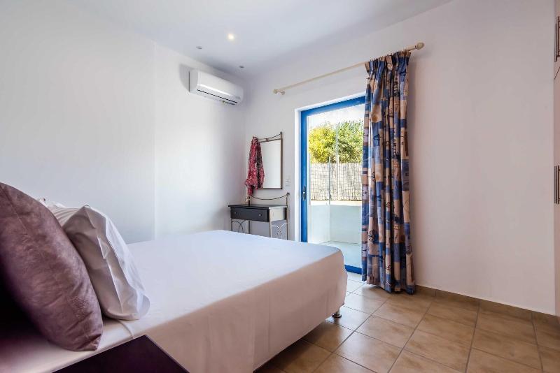 Play On The Sand - Image 9