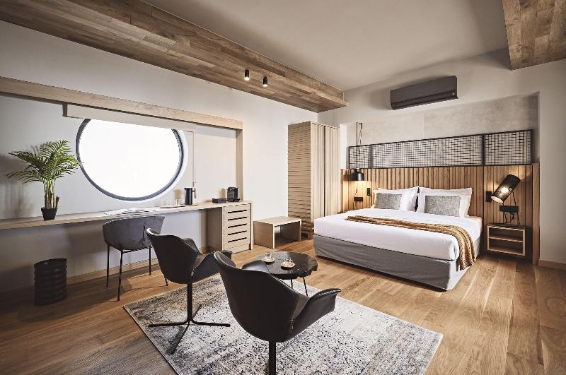 O2 Suites Glyfada image