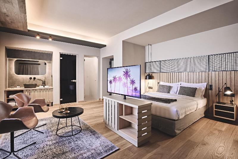 O2 Suites Glyfada image