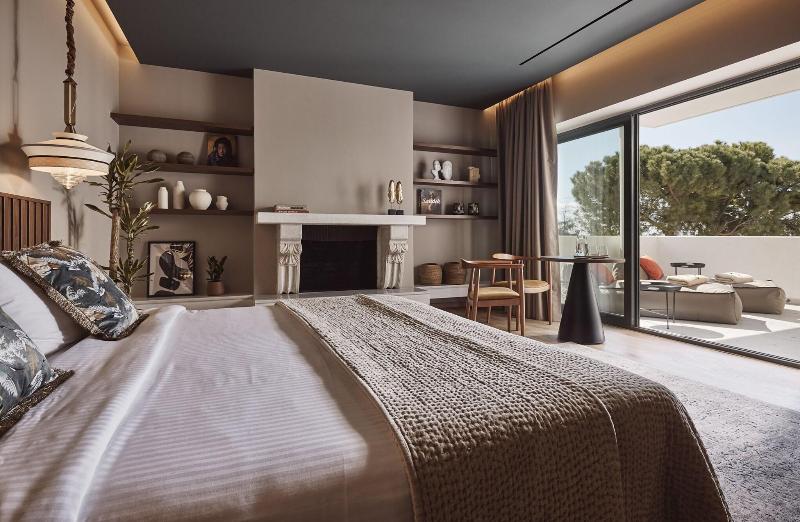 O2 Suites Glyfada image
