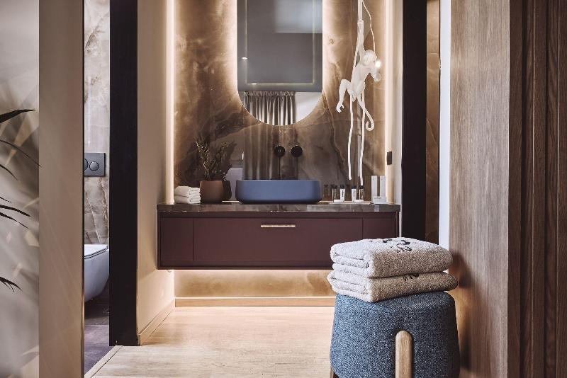 O2 Suites Glyfada image