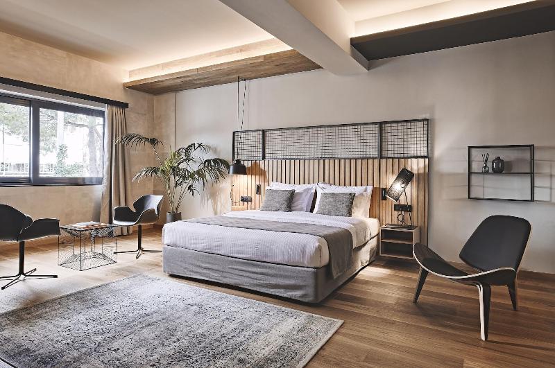 O2 Suites Glyfada image