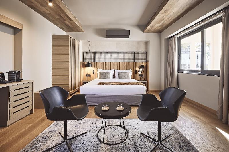 O2 Suites Glyfada image