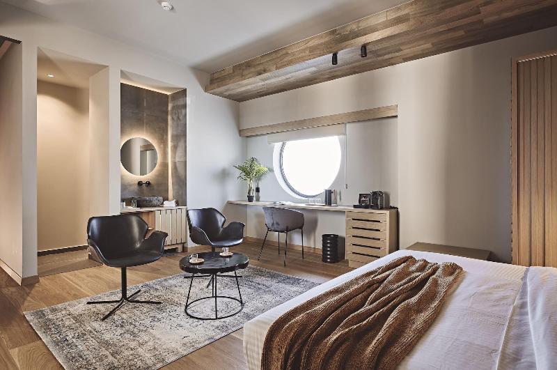 O2 Suites Glyfada image