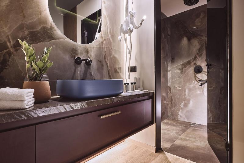 O2 Suites Glyfada image