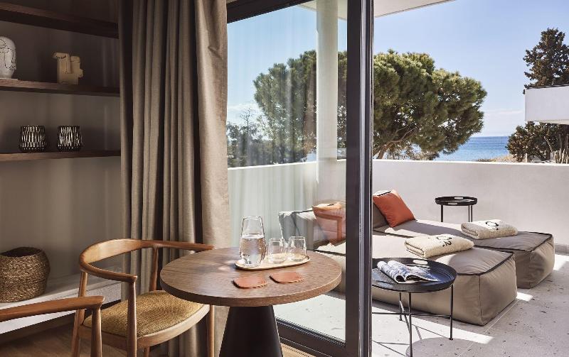 O2 Suites Glyfada image