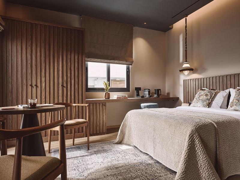 O2 Suites Glyfada image