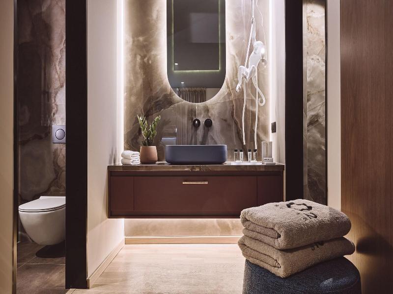 O2 Suites Glyfada image