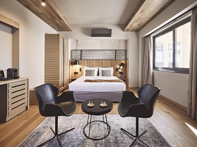O2 Suites Glyfada image