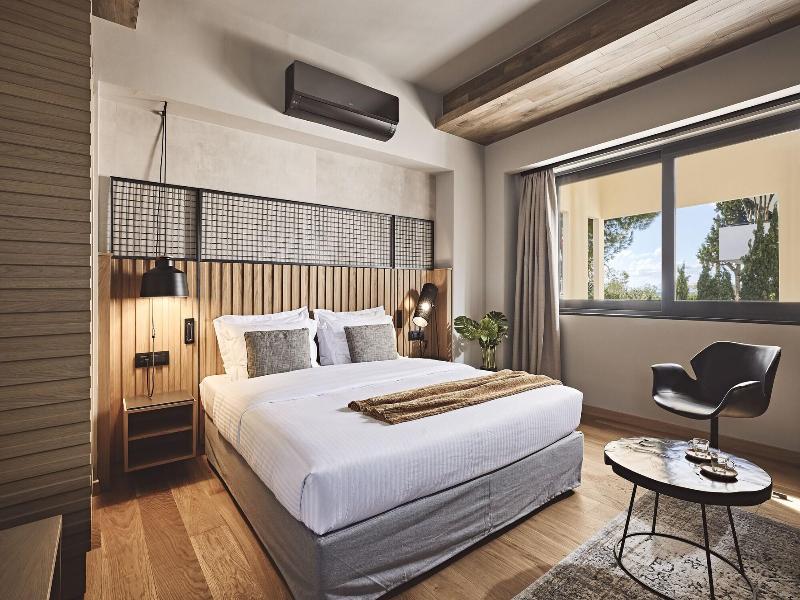 O2 Suites Glyfada image