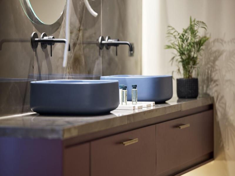 O2 Suites Glyfada image