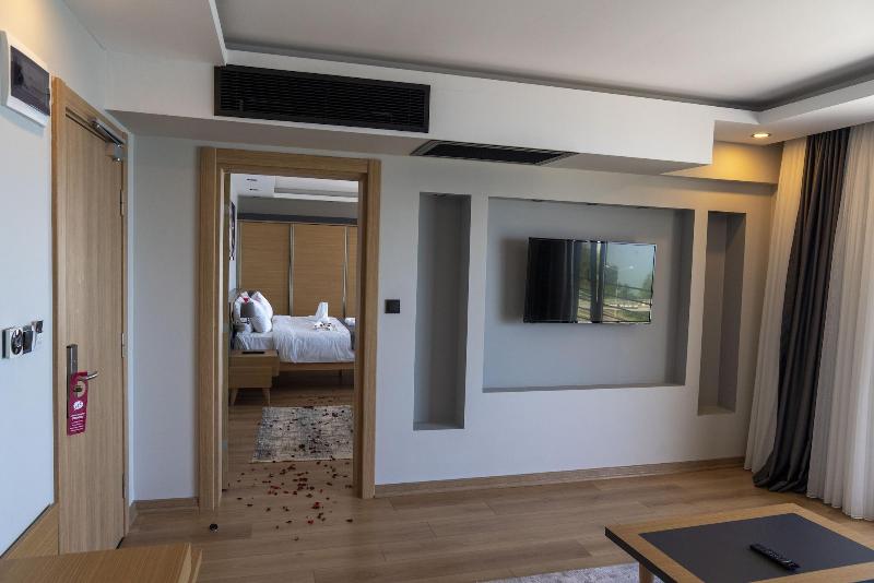 Azehrar Suit Hotel image
