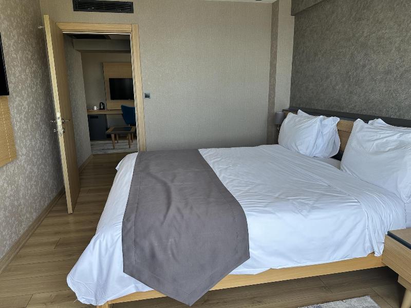 Azehrar Suit Hotel image