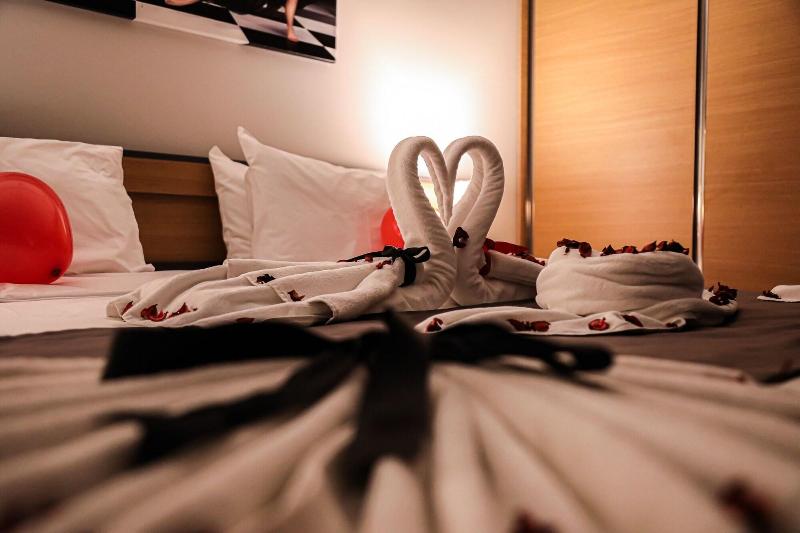 Azehrar Suit Hotel image